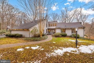 5500 BEECH RIDGE DR, Fairfax, VA 22030