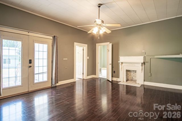 638 W MAIN Extension, Lincolnton, NC 28092