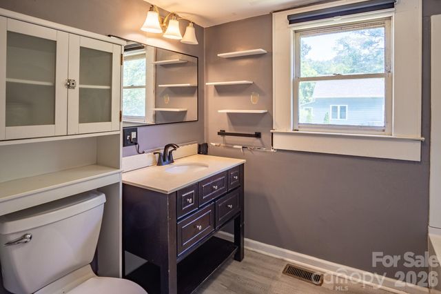 638 W MAIN Extension, Lincolnton, NC 28092
