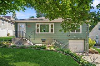 6111 Forest Avenue, Des Moines, IA 50311