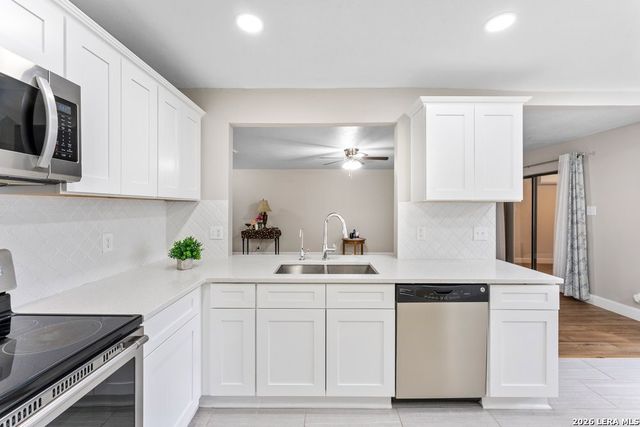 9238 Bowen Dr, San Antonio, TX 78250