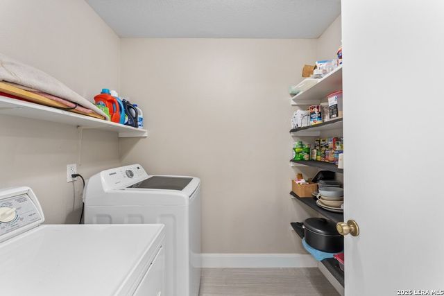 9238 Bowen Dr, San Antonio, TX 78250