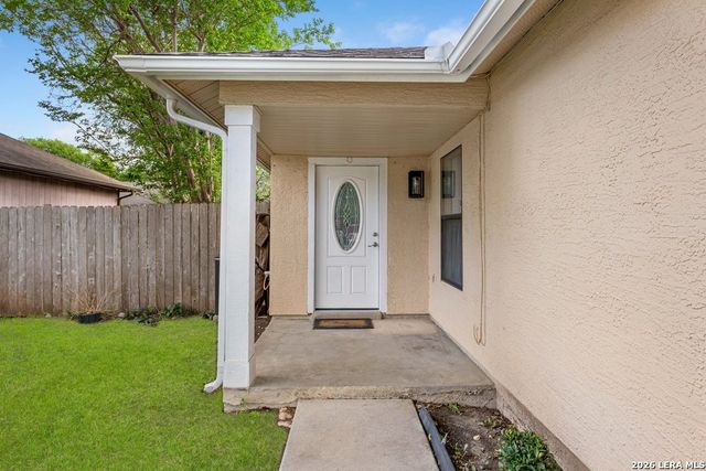 9238 Bowen Dr, San Antonio, TX 78250