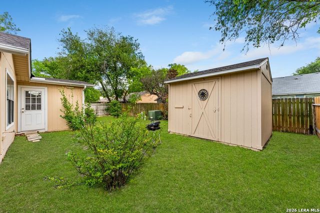 9238 Bowen Dr, San Antonio, TX 78250