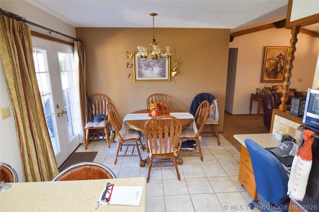 5747 E 620 Road, Locust Grove, OK 74352