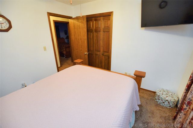 5747 E 620 Road, Locust Grove, OK 74352