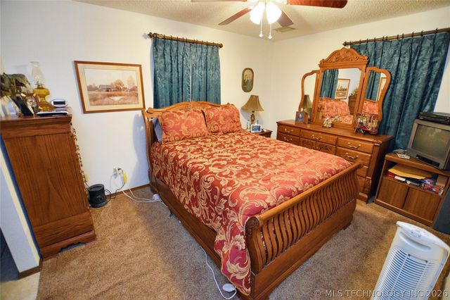 5747 E 620 Road, Locust Grove, OK 74352