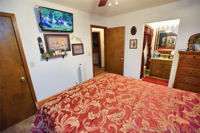 5747 E 620 Road, Locust Grove, OK 74352