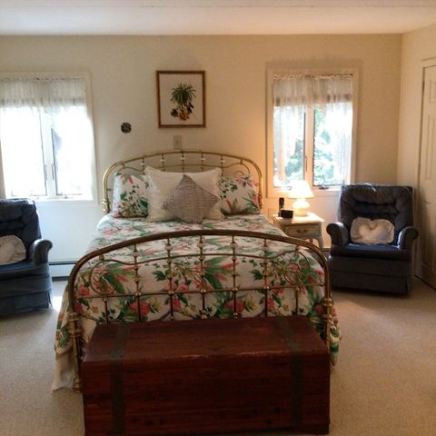 84 Lakewood Dr, Mashpee, MA 02649