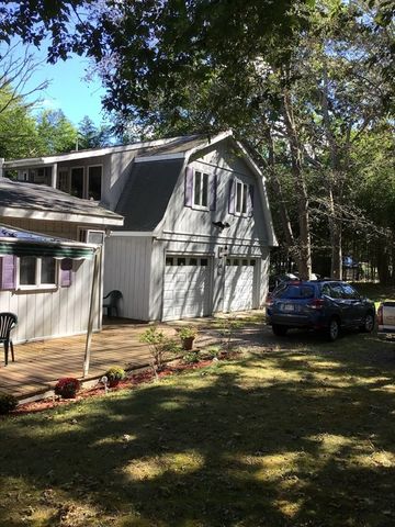 84 Lakewood Dr, Mashpee, MA 02649