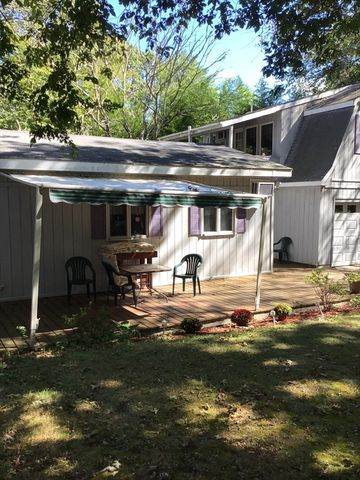 84 Lakewood Dr, Mashpee, MA 02649