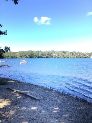 84 Lakewood Dr, Mashpee, MA 02649