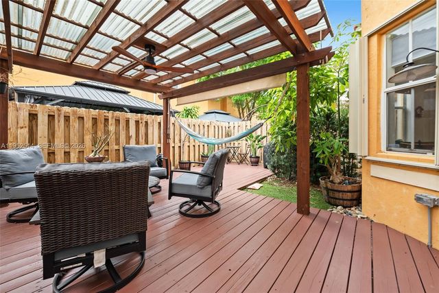 16634 SW 79th Ter, Miami, FL 33193