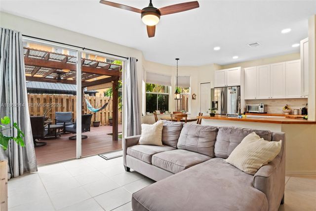 16634 SW 79th Ter, Miami, FL 33193