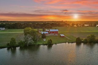 N4554 Lakeview ROAD, Hustisford, WI 53034