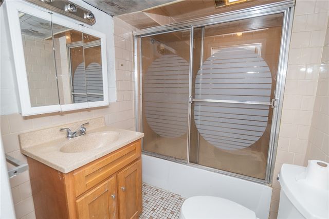 138 Oxford Street, Providence, RI 02905