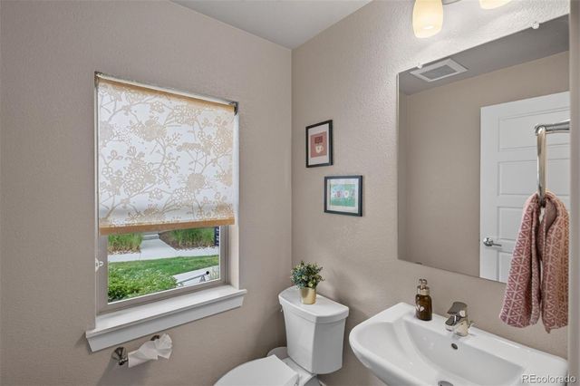 8775 E 55th Avenue, Denver, CO 80238