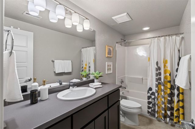 8775 E 55th Avenue, Denver, CO 80238