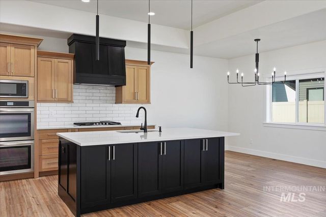 924 Trapper Peak Rd, Kimberly, ID 83341