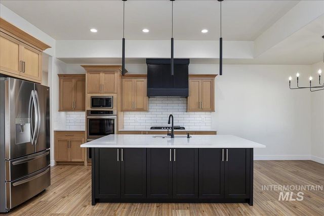 924 Trapper Peak Rd, Kimberly, ID 83341