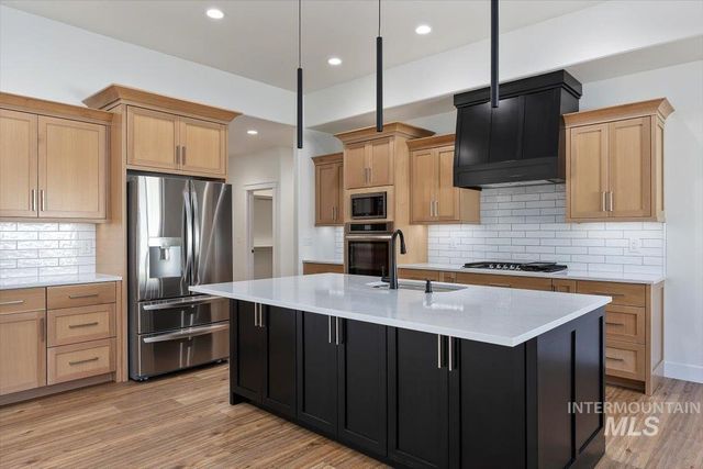 924 Trapper Peak Rd, Kimberly, ID 83341