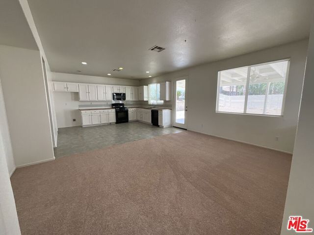 323 Steiner Drive, Hemet, CA 92544