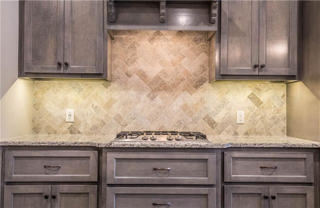 9900 NW 142nd Street, Yukon, OK 73099