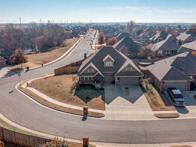 9900 NW 142nd Street, Yukon, OK 73099