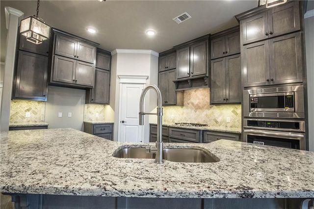 9900 NW 142nd Street, Yukon, OK 73099