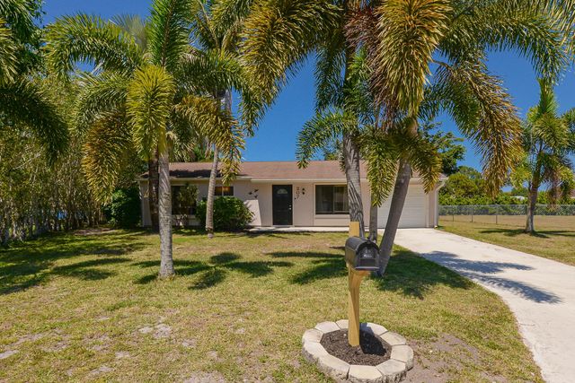 207 SW Bridgeport Drive, Port St Lucie, FL 34953
