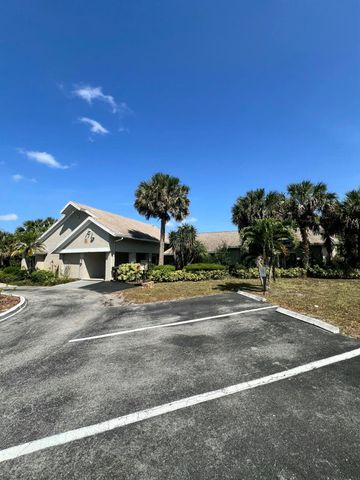 207 SW Bridgeport Drive, Port St Lucie, FL 34953