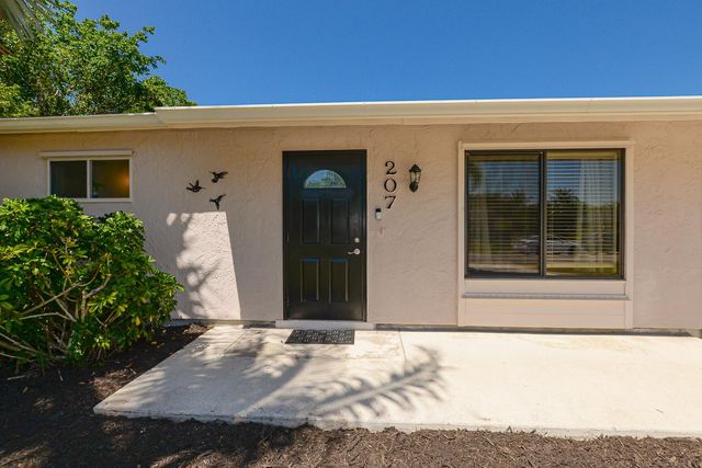 207 SW Bridgeport Drive, Port St Lucie, FL 34953