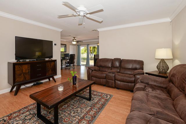 207 SW Bridgeport Drive, Port St Lucie, FL 34953
