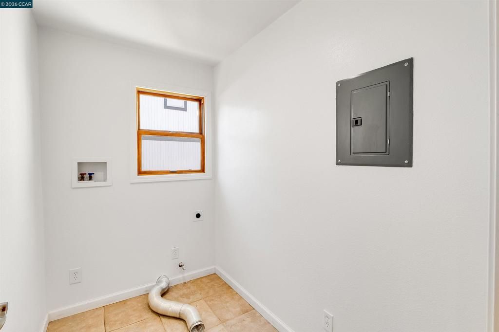 Image 20 of property listing at 5264 Sunset Dr, El Sobrante, CA 94803