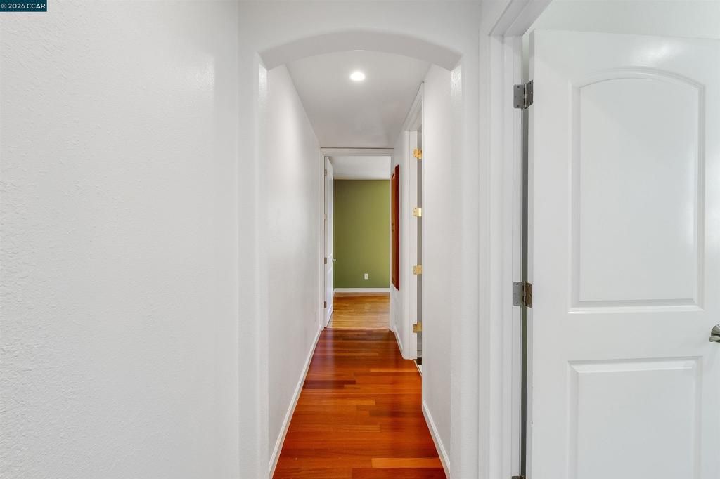 Image 21 of property listing at 5264 Sunset Dr, El Sobrante, CA 94803