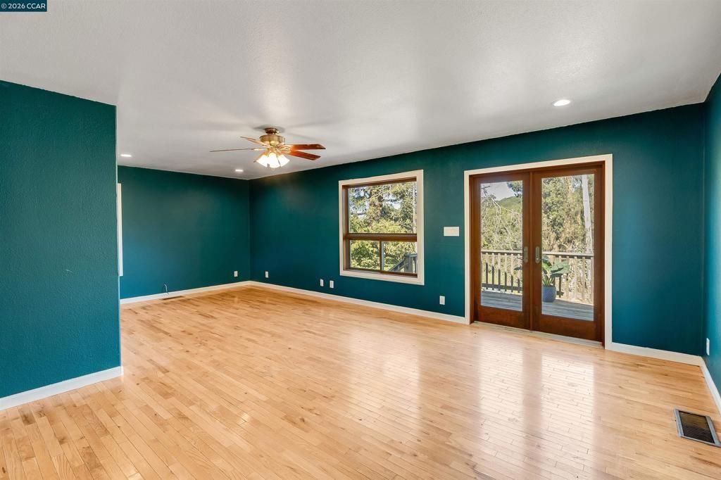 Image 31 of property listing at 5264 Sunset Dr, El Sobrante, CA 94803