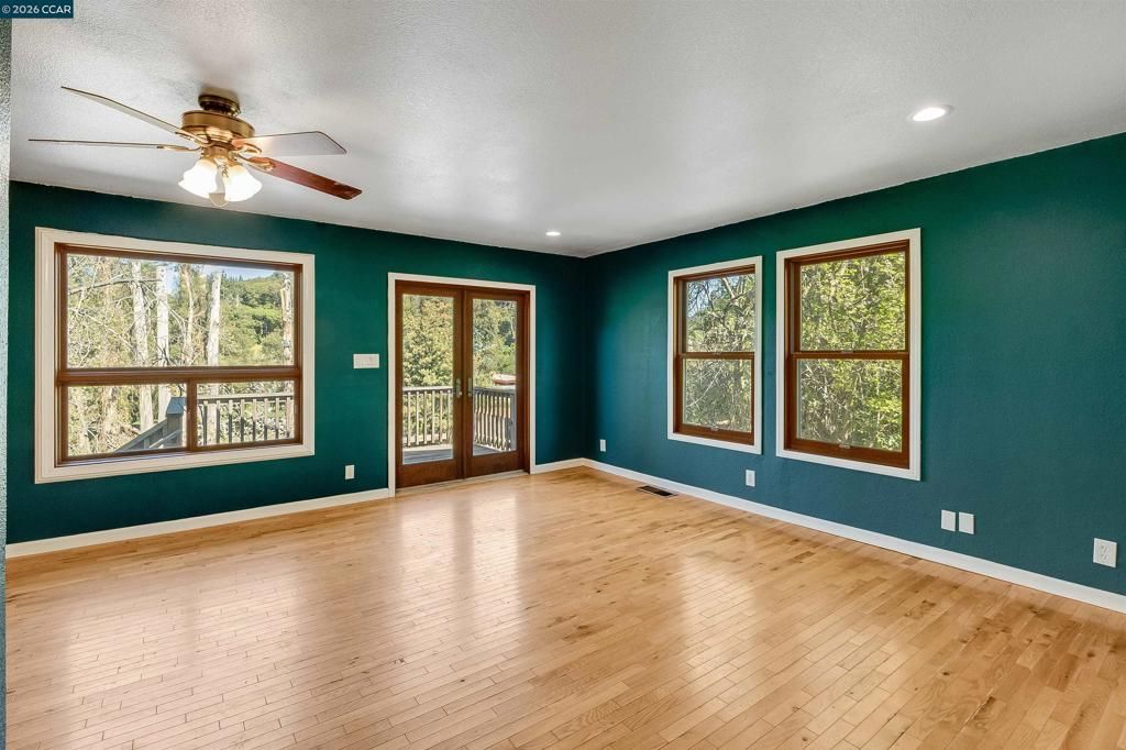 Image 32 of property listing at 5264 Sunset Dr, El Sobrante, CA 94803