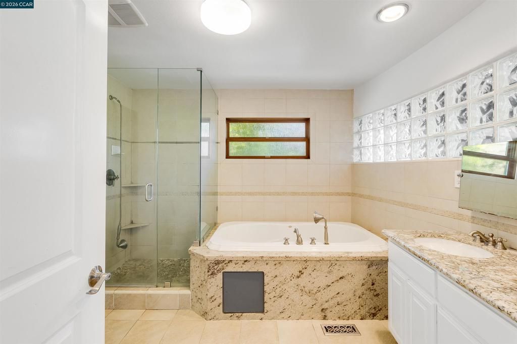 Image 34 of property listing at 5264 Sunset Dr, El Sobrante, CA 94803