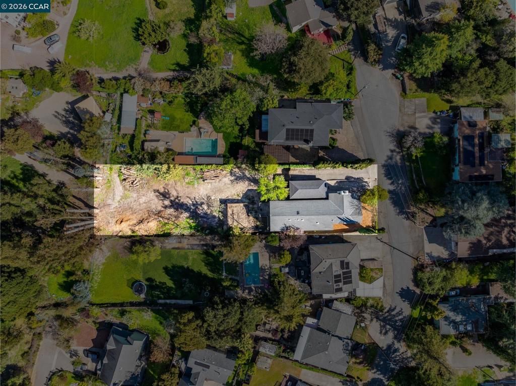 Image 6 of property listing at 5264 Sunset Dr, El Sobrante, CA 94803