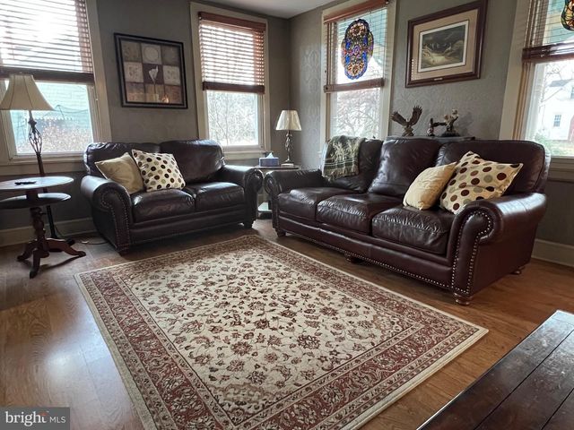 9 WARREN ST, Edgewater Park, NJ 08010