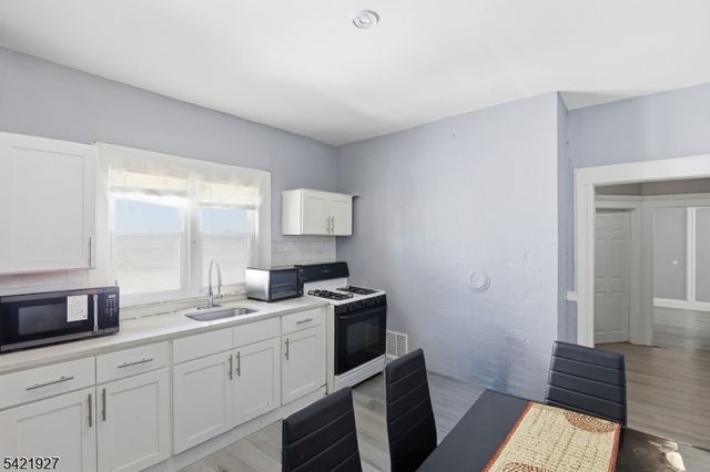 243 S Clinton St, East Orange City, NJ 07018