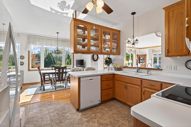 20023 Homestead Court 25, Lakeville, MN 55044