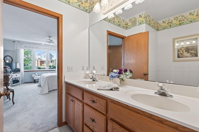 20023 Homestead Court 25, Lakeville, MN 55044