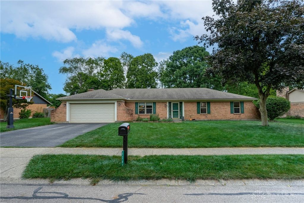5264 Applecreek Road, Centerville, OH 45429