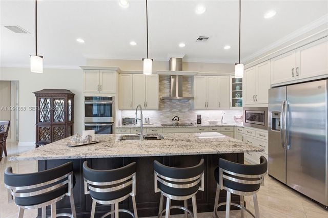 10460 Ranchette Dr, Cooper City, FL 33328