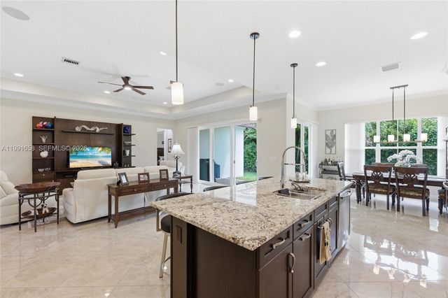 10460 Ranchette Dr, Cooper City, FL 33328