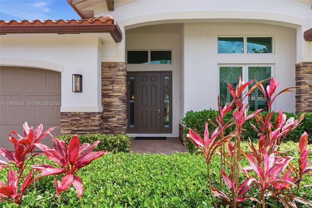 10460 Ranchette Dr, Cooper City, FL 33328