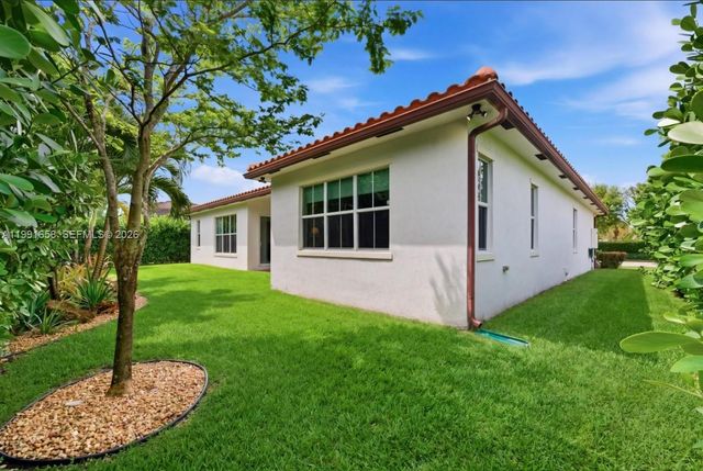 10460 Ranchette Dr, Cooper City, FL 33328