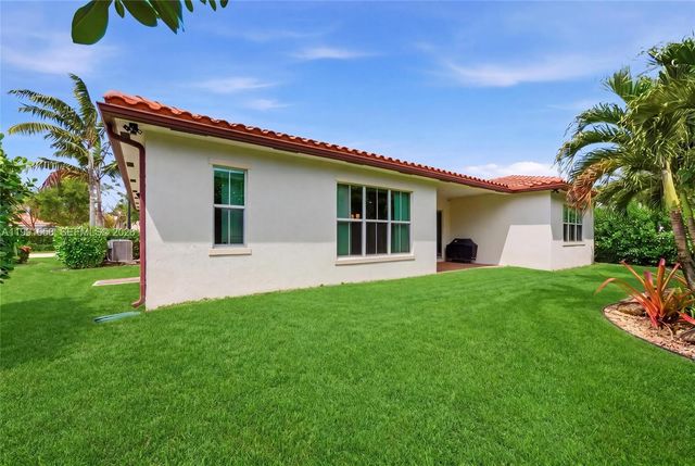 10460 Ranchette Dr, Cooper City, FL 33328