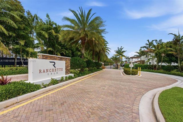 10460 Ranchette Dr, Cooper City, FL 33328